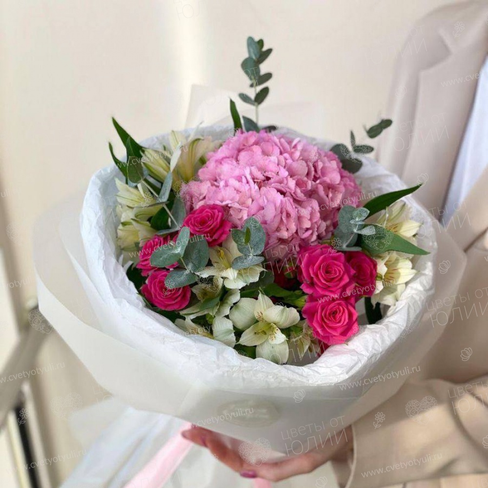 Сборный букет с гортензией "Теплое лето"