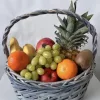 Корзина «Тропическое изобилие» с ананасом, виноградом и цитрусовыми