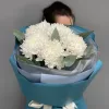 Букет из 5 белых одноголовых хризантем «Молочный полдень»