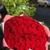 Букет «Алый купол» из 101 красной розы (местная, 50 см)