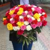 Букет из 101 розы микс «Радужный вихрь» (местная, 50 см)