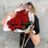 Букет из 31 красной розы «Алый этюд» (местная, 50 см)