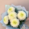 Букет из 5 белых одноголовых хризантем «Белый январь»