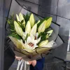 Букет «Белый полдень» с белыми лилиями и писташем