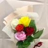 Букет «Яркий акварель» из 5 разноцветных роз (местная, 40 см)