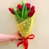 Букет из 7 красных тюльпанов «Алый февраль»