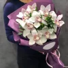 Букет «Белый цимбидиум» из 9 орхидей с зеленью
