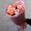 Букет «Персиковый шёлк» из 9 розовых роз (местная, 50 см)