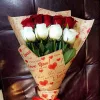 Букет «Красно-белый контраст» из 9 роз (белые и красные, местная 50 см)