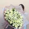 Букет «Белая россыпь соцветий» из белых кустовых роз (55 стеблей, 50 см)