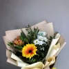 Букет «Солнечный этюд» с герберой, альстромерией и кустовой хризантемой