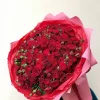 Букет «Алый каскад» из красных кустовых роз (51 шт., 50 см)