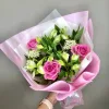 Букет «Розовый фламинго» с розами и альстромериями
