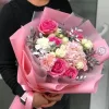 Букет «Розовый фарфор» с розами, гортензией и гвоздиками