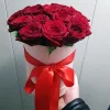 Коробка «Алый омут роз» из 15 красных роз (местная, 40 см)
