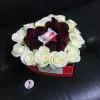 Коробка «Алое и снежное признание» из 23 роз с конфетами