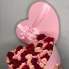 Коробка «Бархатное признание» с красными и розовыми розами