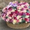 Корзина «Розовый водопад» из 251 розы (местная и кустовая, 50 см)