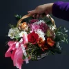 Корзина «Цветной этюд» с розами, хризантемами и альстромерией