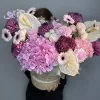 Корзина «Сиреневый купол» с гортензией, антуриумом и хризантемой