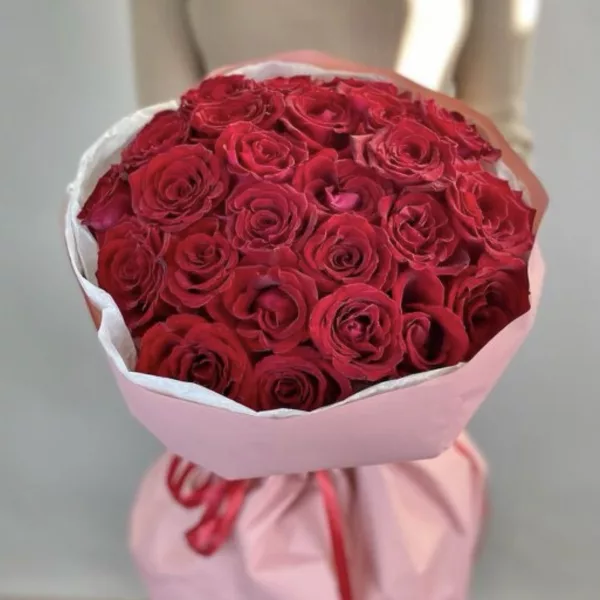 Букет из 25 красных роз (местная, 40 см)