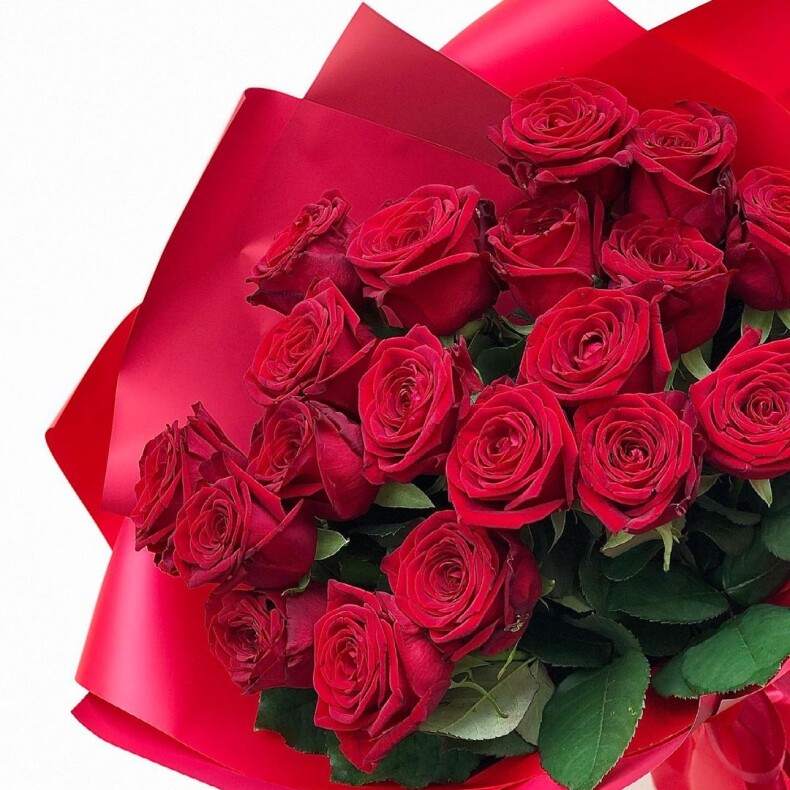 Букет из 19 красных роз Рената