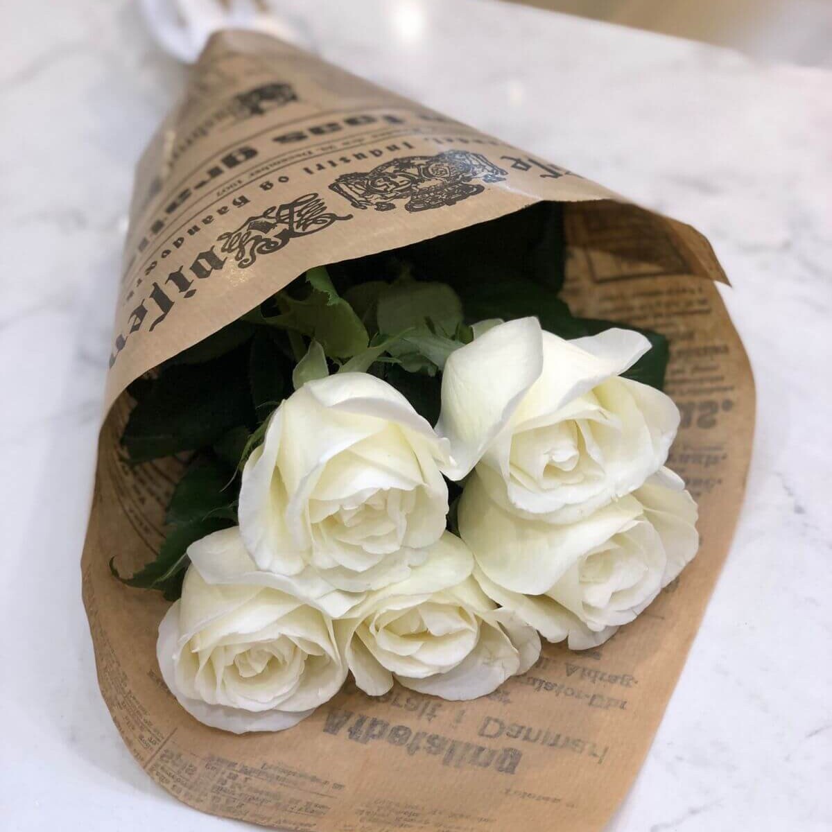 Букет из 5 белых роз