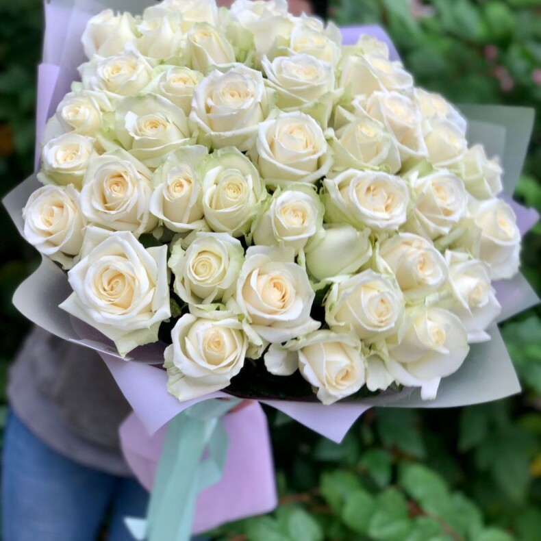 Букет из 41 белой розы 50 см